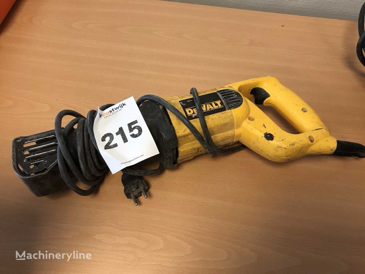 gergaji pedang DeWALT DW304PK-qs