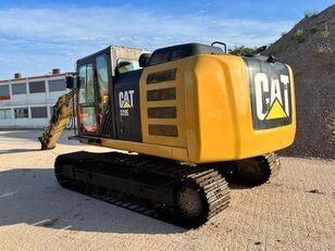 excavator dengan track Caterpillar 320EL