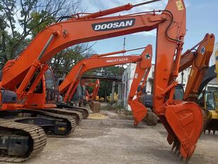 excavator dengan track Doosan DX300