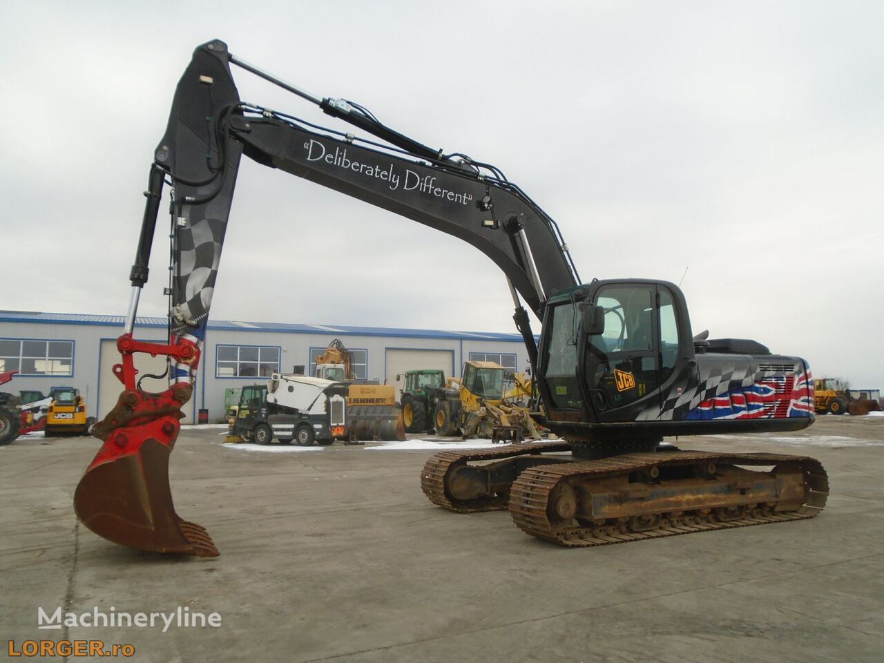 excavator dengan track JCB JS 220 LC