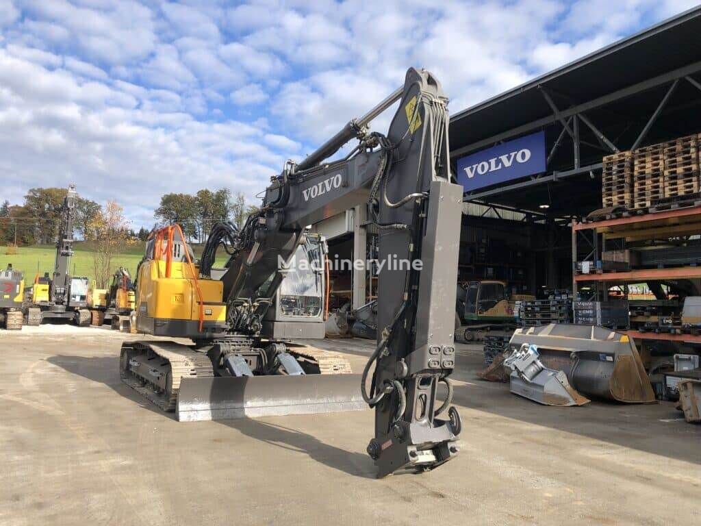 excavator dengan track Volvo ECR235EL