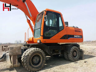 excavator roda Doosan DH210W-7