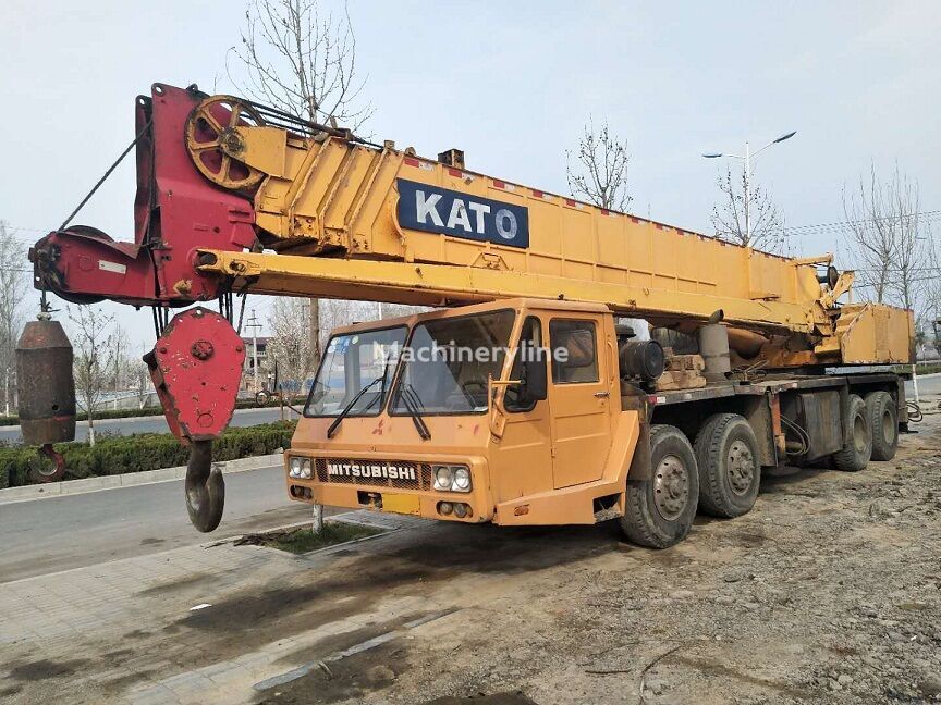 mobile crane Kato NK-500E dengan sasis Mitsubishi