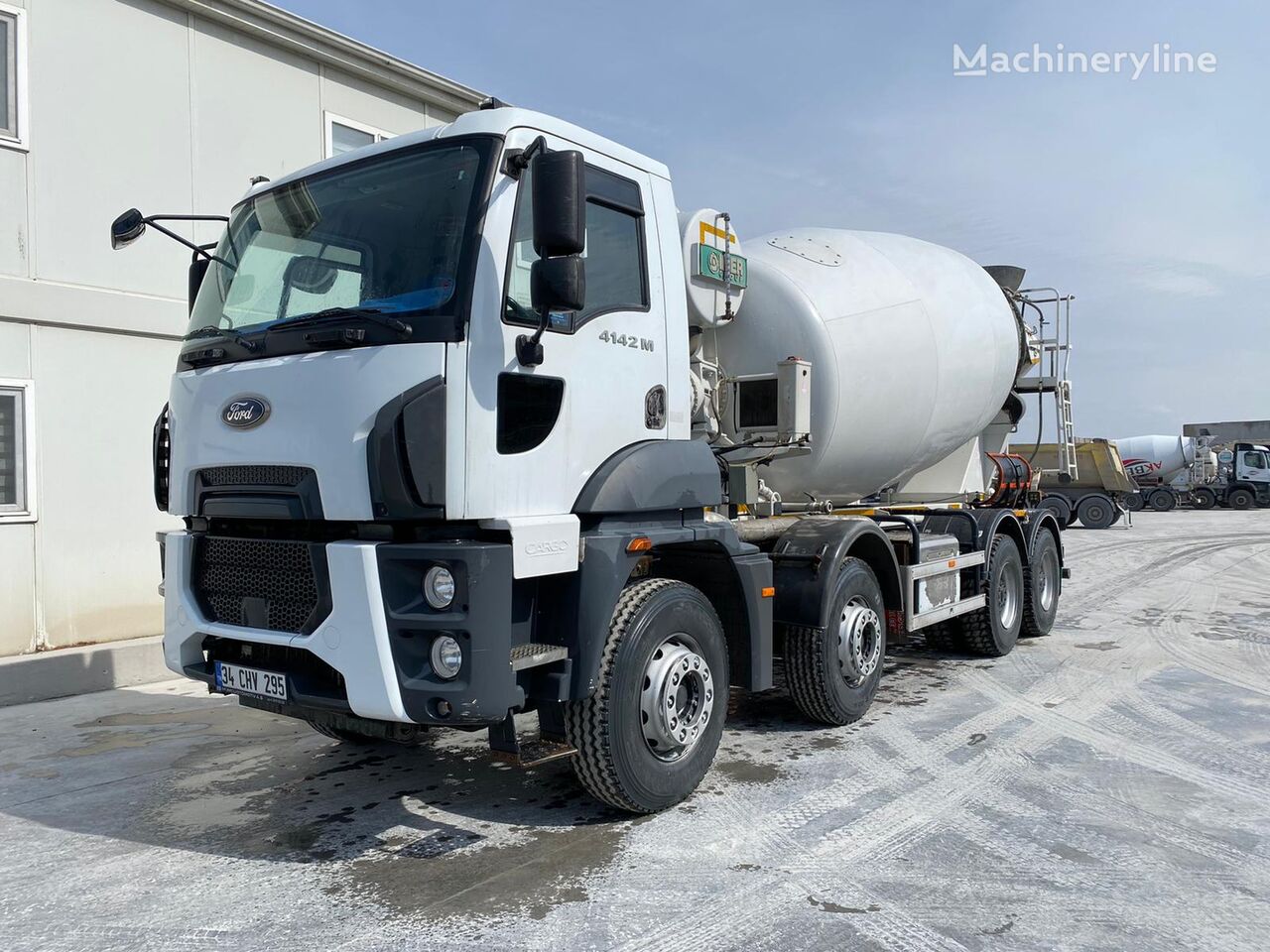 truck pencampur adonan beton IMER-L&T  dengan sasis Ford CARGO 4142 M