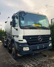 truck pencampur adonan beton FML  dengan sasis Mercedes-Benz Actros 3241