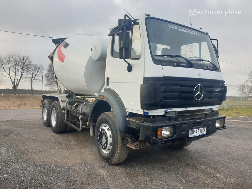 truck pencampur adonan beton Mercedes-Benz SK 2527